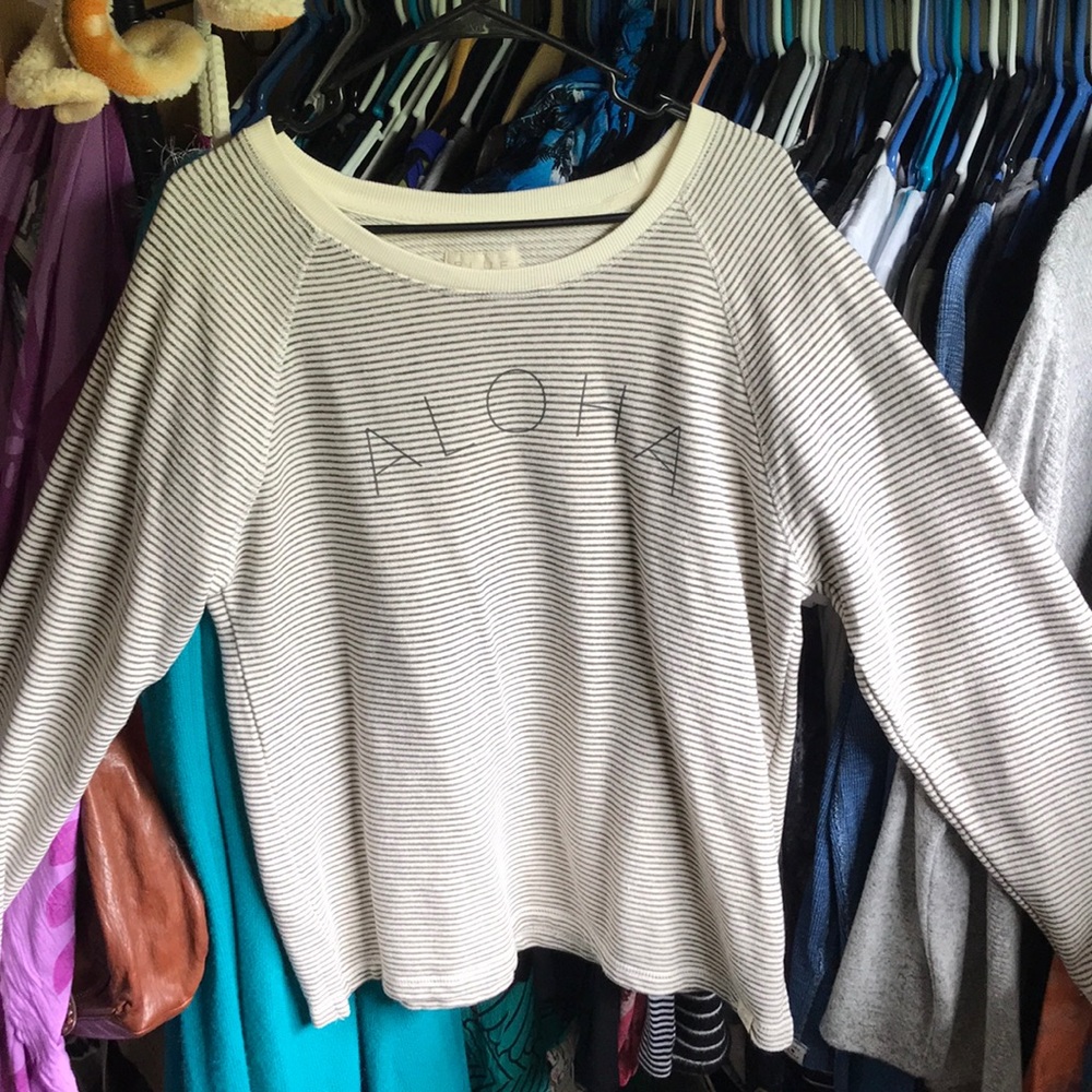 BNWOT Blue 84 Aloha Sweatshirt